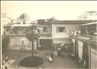 Istituto di Edizioni Artistiche Fratelli Alinari - Il cortile interno in un giorno di lavoro del 1897